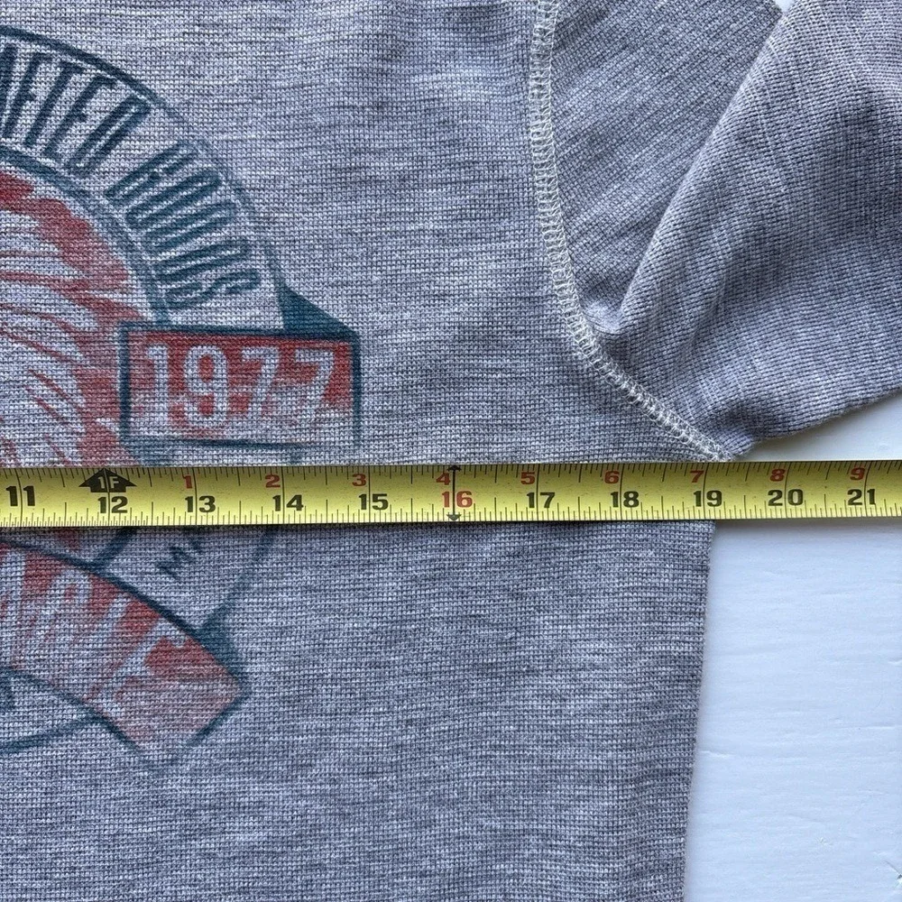 American Eagle Mens M Thermal Shirt Gray Graphic‎ Long Sleeve Waffle Knit